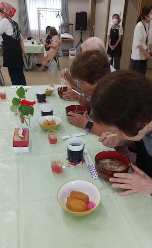 敬老そば食事